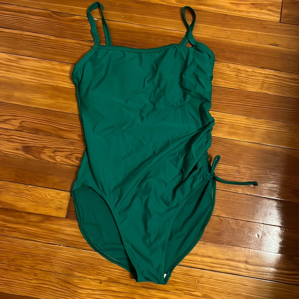 EUC Green One Piece Swimsuit 💚